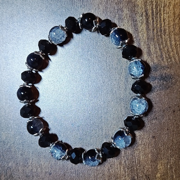 ❌SOLD❌ Bundle of 4 Glass Bead Bracelets - Picture 12 of 13